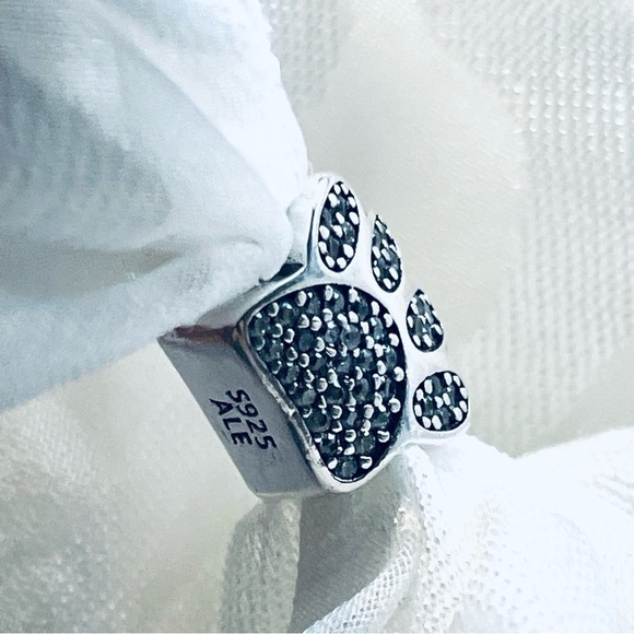 🐾 NWOT Paw Print Charm ✨ - Picture 3 of 10